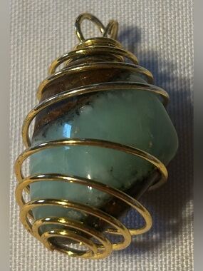 Chrysoprase Stone in a Gold Spiral Pendant Necklace. (Chain not included)
